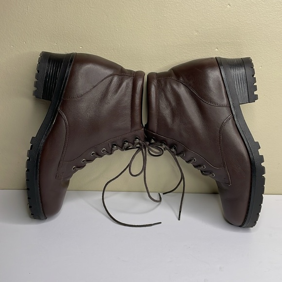 St JOHN’S BAY Brown Leather Lace-Up Ankle Boots Faux Fur Lined Footbed & Insole - Picture 3 of 16